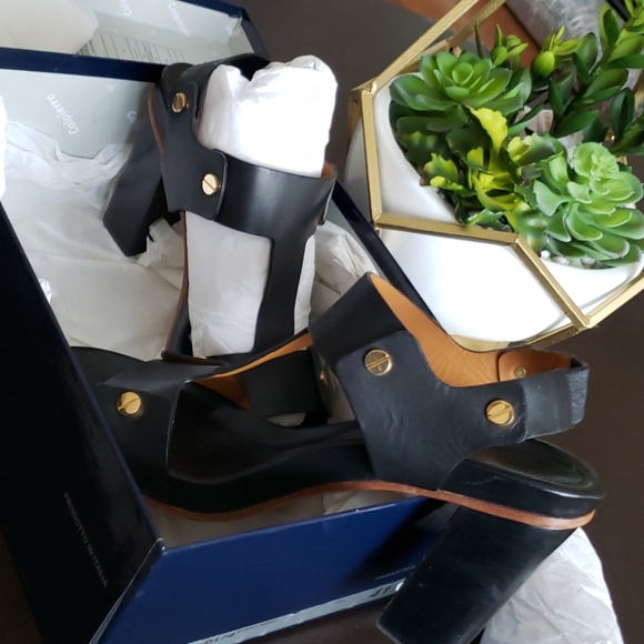 Sandals - Picture 4 of 5